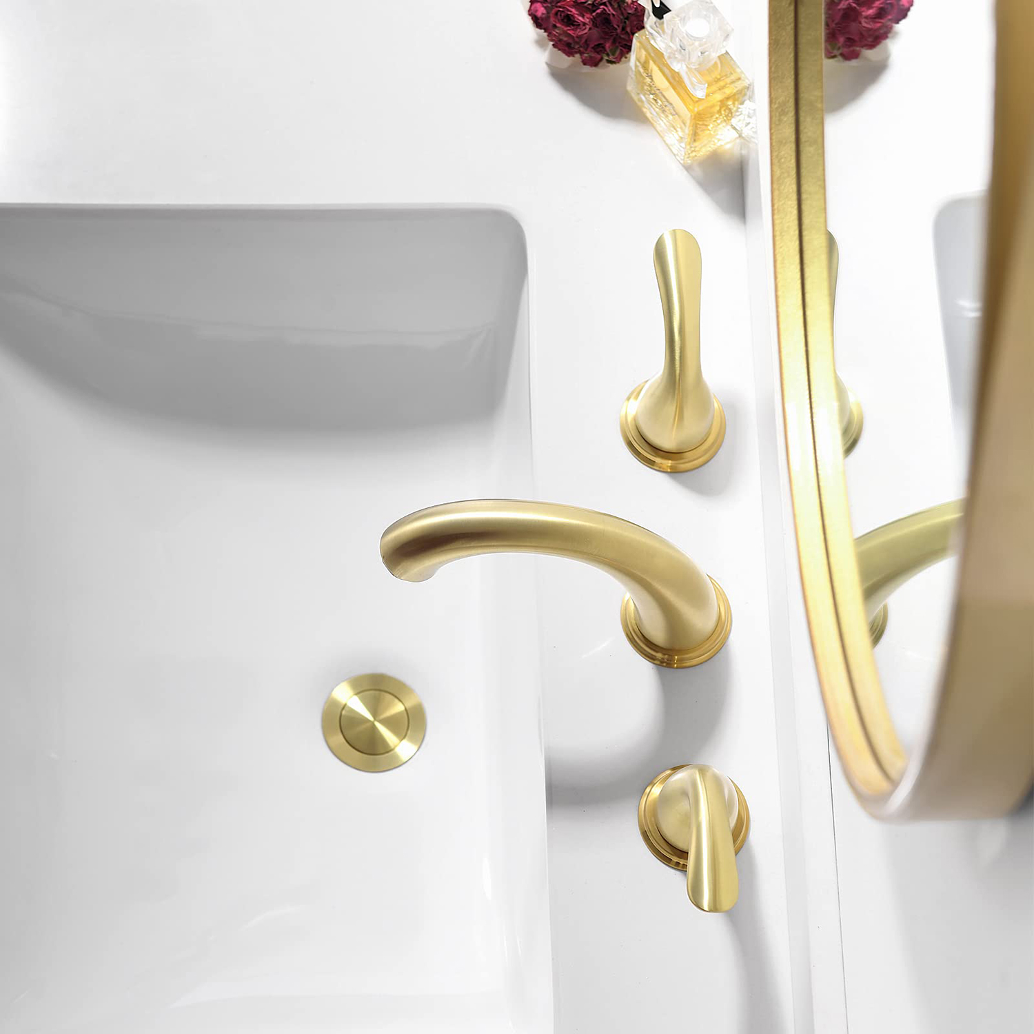 Aquacubic Широко распространенный матовый золотой модный американский стиль с двойной ручкой и тремя отверстиями для ванной комнаты Смеситель для умывальника
